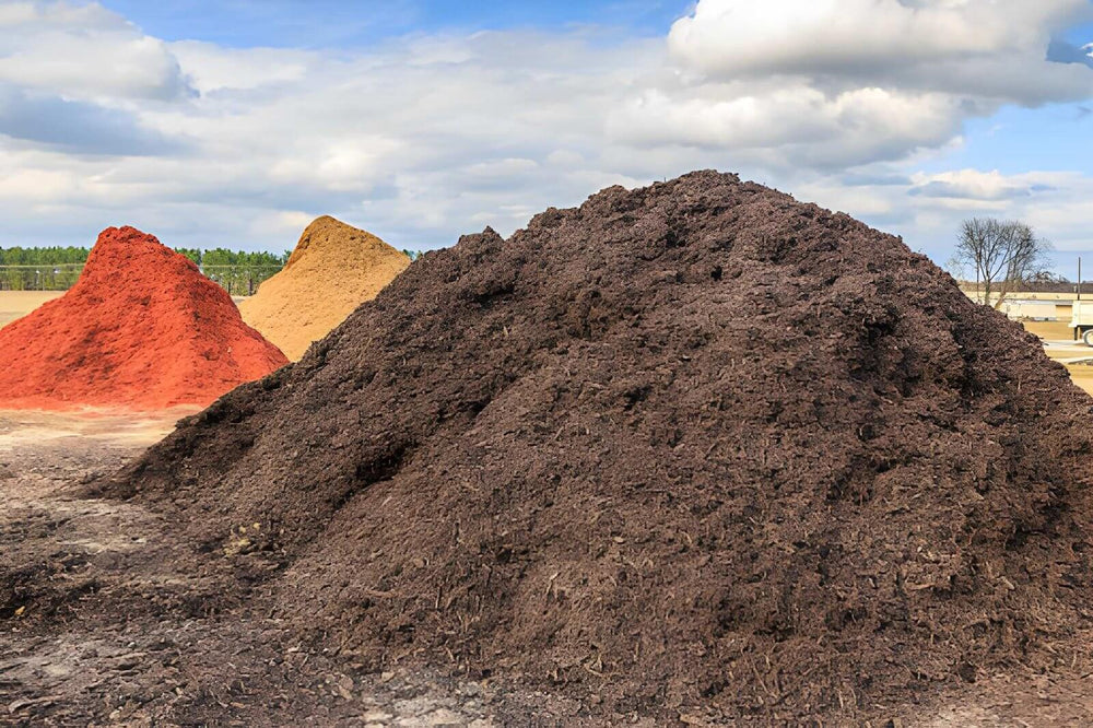 
                  What Color Mulch Is Best In Ohio?
                