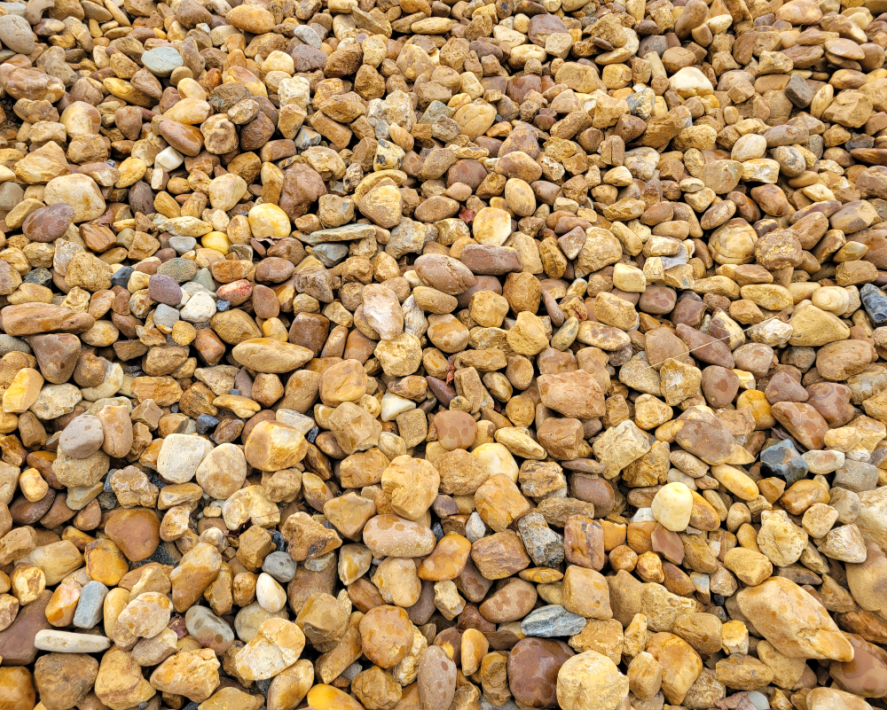 Gravel – Brown Stone Pea Size & 2-4” (Carolina per ton)